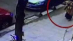 Suriyeli anne ölen bebeğini metruk binaya bıraktı