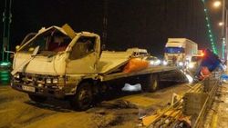 Fırtına İstanbul'da tarfik kazalarına neden oldu