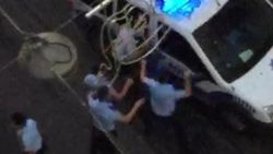 İstiklal Caddesi'nde kavga anı kamerada İZLE
