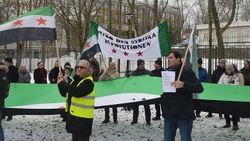 İsveç'te Putin ve Esad protestosu