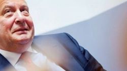 İsveç'te maaşı 54 bin olan CEO hırsızlıkla suçlandı