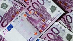 Euro 4 lirayı aştı