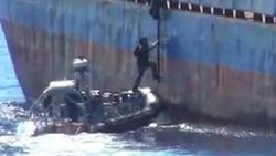 Sicilya açıklarında Türk gemisine operasyon