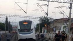 İzmir'de İZBAN ile lokomotif çarpıştı