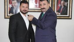 İzmir’de CHP’li meclis üyesi AK Parti’ye geçti