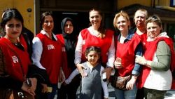 İzmir'de 'evet' mitingine gidenlere çirkin saldırı