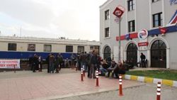 İZBAN çalışanlarının grevi İzmirlileri isyan ettirdi