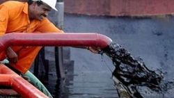 Petrol fiyatları düştükçe düşüyor