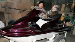 Eskişehir'de otobüs tamircisi jetski yaptı
