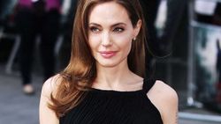 Angelina Jolie cinsel tercihlerini değiştirdi