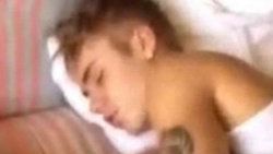 Justin Bieber'ı hayat kadını yatakta görüntüledi