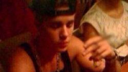 Justin Bieber yine esrar içerken yakalandı