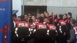 İzmir adliyesinde olaylar çıktı yaralılar var
