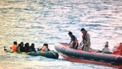 Bodrum'da kaçak göçmenleri taşıyan tekne battı