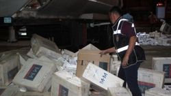 Akaryakıt tankerinden 170 bin paket kaçak sigara çıktı