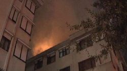 Kadıköy'de 4 katlı binada yangın