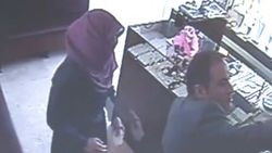 Ankara'da bir kadın, kuyumcuyu eterle bayıltmaya çalıştı