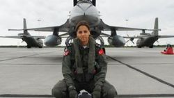 Diyarbakır'daki F-16'nın kadın pilotu faciayı önlemiş