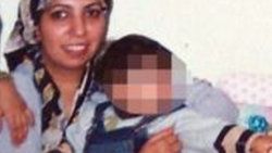 Eşini 7 ayrı bıçakla öldürüp polisi aramış