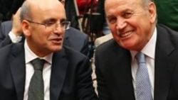 Mehmet Şimşek'ten Kadir Topbaş'a New York sorusu