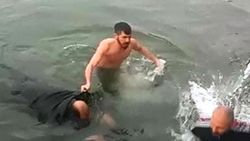 Bir haftada 2 kişiyi boğulmaktan kurtardı