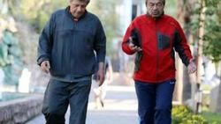 CHP'li vekiller kampın son gününe sporla başladı