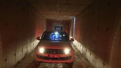 Menderes Türel yağmur suyu kanalına otomobille girdi