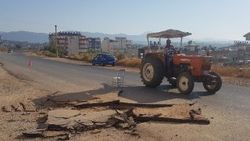 Antalya'da rögar kapağı patladı