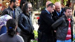 Kapkaççıyı yakalayıp polise teslim ettiler