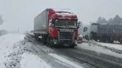 Sivas'ta trafiğe kar engeli
