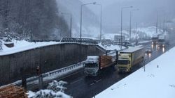 Bolu Dağı'nda yoğun kar yağışı