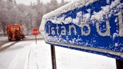 D-100 Karayolu'nda buzlanma trafiği kilitledi