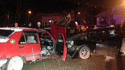 Polisin dur ihtarına uymayınca kaza yaptı: 2 yaralı