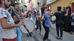Kasımpaşa'da Erdoğan'ın zaferi davullu zurnalı kutlandı