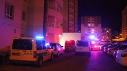 Tartıştığı eşini bıçakladı