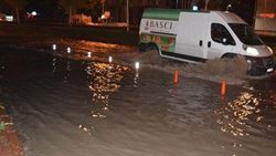 Kayseri'de sağanak hayatı felç etti