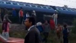 Hindistan'da tren kazası: Ölüler var