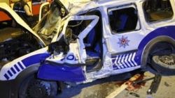 İstanbul'da polis aracı kaza yaptı: 1 şehit, 2 yaralı