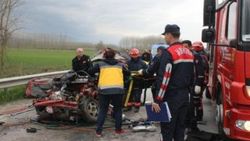 Sakarya'da feci kaza: 4 ölü 1 yaralı