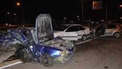 Hurdaya dönen 3 araçtan sağ kurtuldular