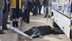 Yaşlı adam otobüsün altında can verdi
