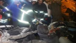 Aksaray'da otomobil TIR'ın altına girdi: 2 ölü