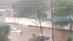Kenya'da sel nedeniyle 6 katlı bina çöktü