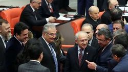 Meclis'te yavaşlatma eylemine Kılıçdaroğlu da katıldı