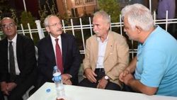 Kılıçdaroğlu şehit binbaşının ailesini ziyaret etti