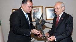 CHP'li başkandan Kılıçdaroğlu'na heykel hediyesi