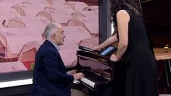 Kerem Kınık canlı yayında Kızılay Marşı'nı söyledi