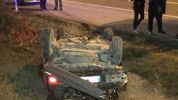 Takla atan otomobil, su kanalına devrildi