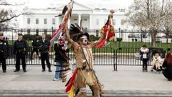 Washington'da yerliler petrol boru hattını protesto etti