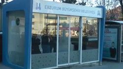 Erzurum'da klimalı duraklar vatandaşın korunağı